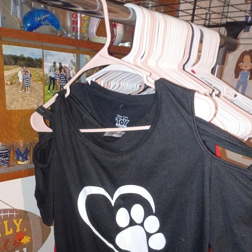 Women's paw print T-shirt size xl-b4